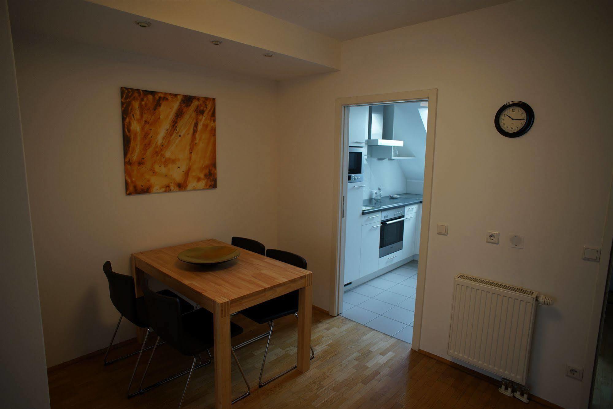 Starlight Suiten Hotel Renngasse Виена Екстериор снимка